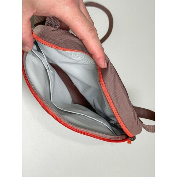 Arc'teryx Mantis 2 Waist Pack – RARE Velvet Sand Colorway – Crossbody Sling Bag - Picture 3 of 14